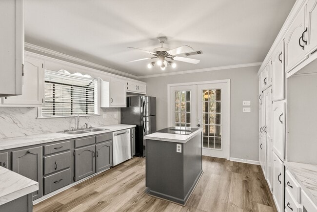 Building Photo - Maumelle Luxury Riverland Home