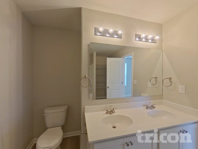 Building Photo - 631 Buckskin Rd