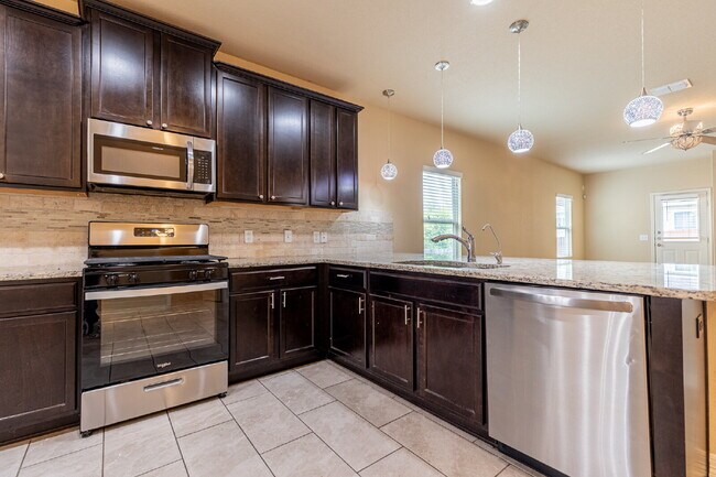 Building Photo - 1175 Ranch Falls