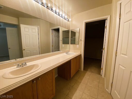 Building Photo - 3646 Surfboard Ct