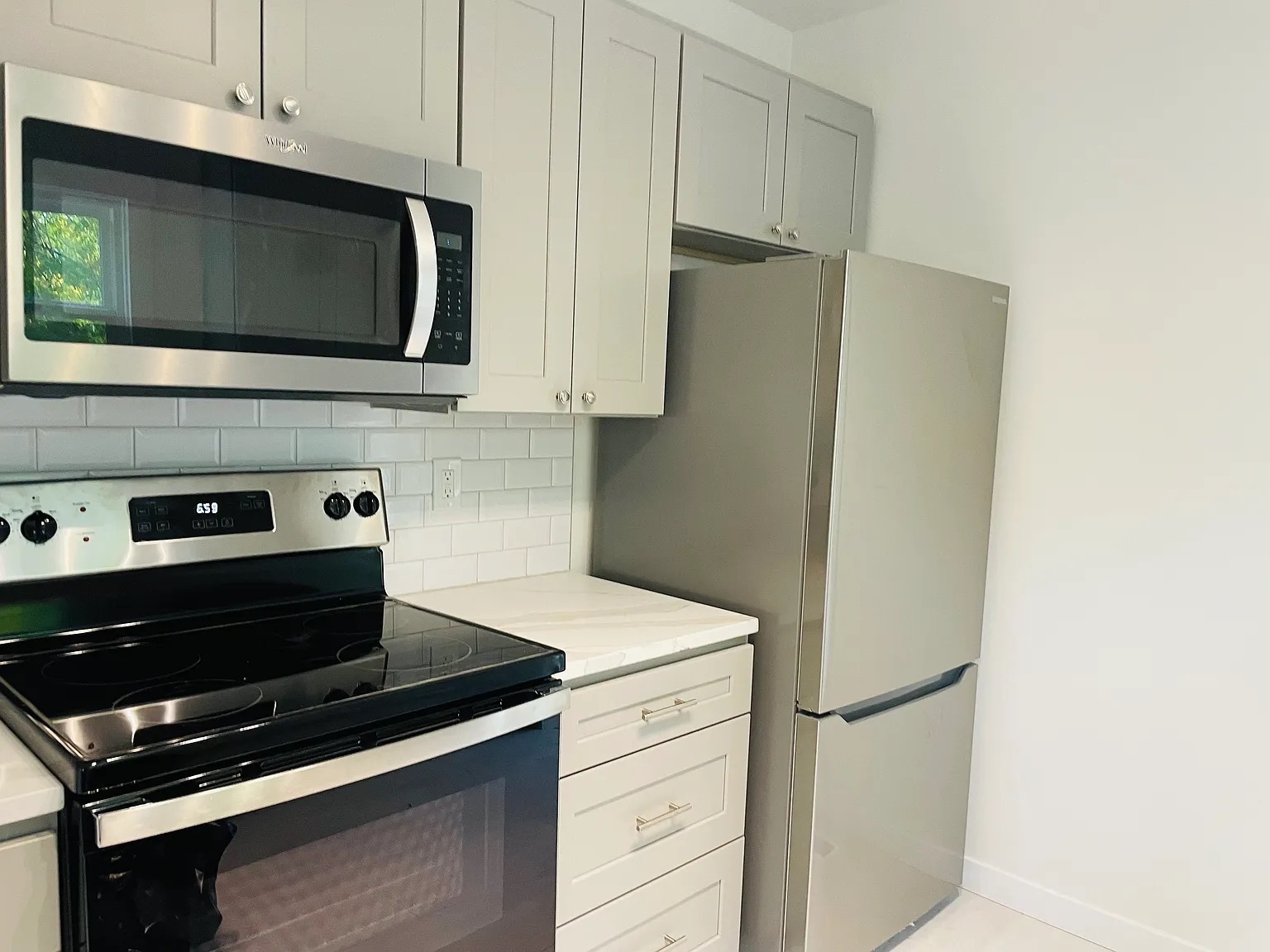 Building Photo - 3304 NE 73rd Ave