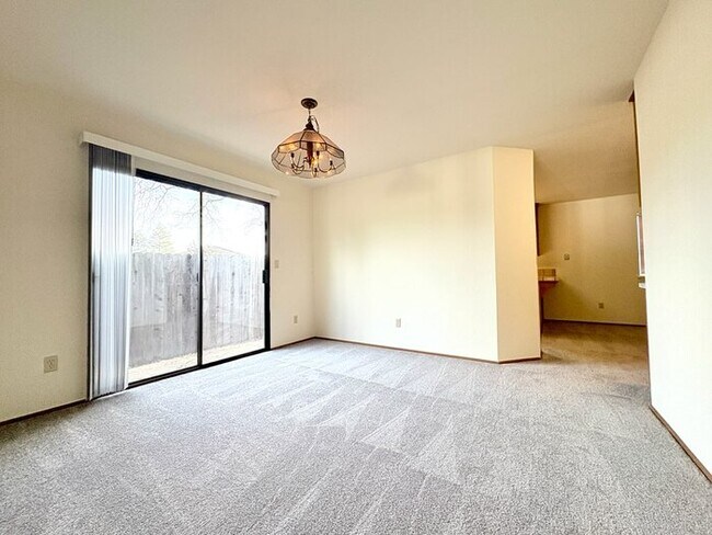 Building Photo - Beautiful Well Kept 3 bedroom for Rent - Folsom