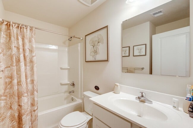 Building Photo - 6262 Pebblebrook Dr