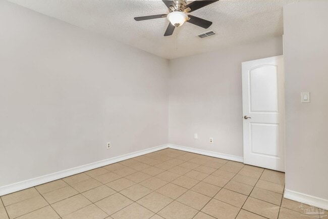 Building Photo - 207 McClure Dr