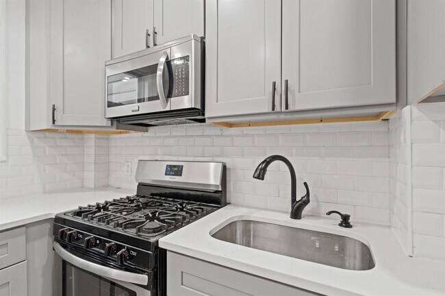 Building Photo - 56 Highwood Terrace