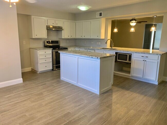 Kitchen - 3214 Continental Dr