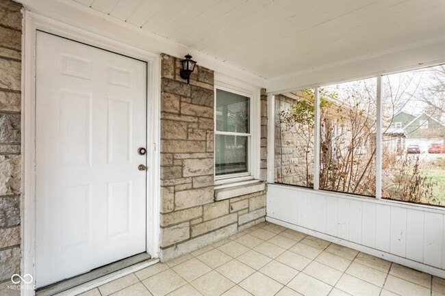 Building Photo - 6147 Broadway St