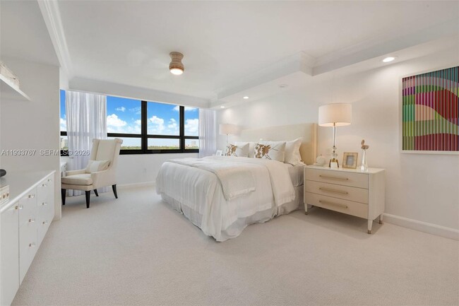 Building Photo - 1 Grove Isle Dr