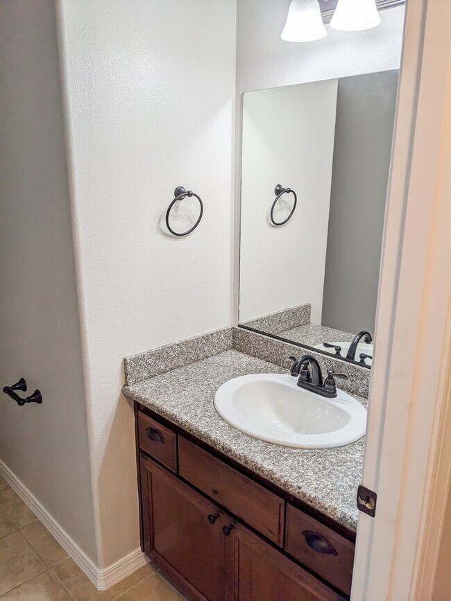 Building Photo - 407-409 Madrona Ave SE