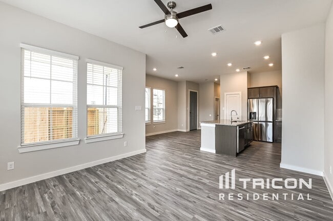 Building Photo - 22813 Terrazzo Dr