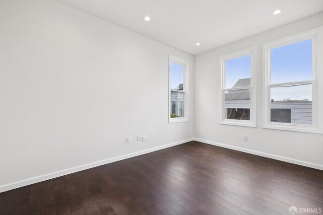 Building Photo - 971 Filbert St