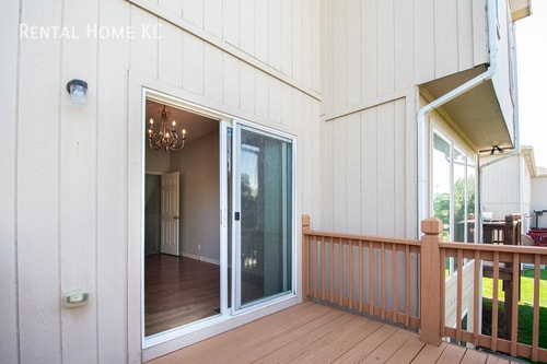 Building Photo - 2-bed, 2.5-bath 2-story Townhouse w/Finish...