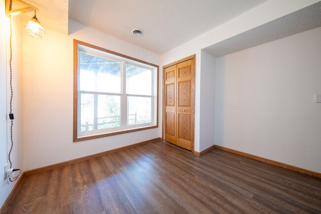 Building Photo - 4892 Bluff Heights Trail SE