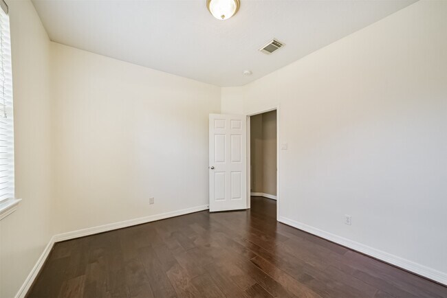 Building Photo - 13430 Missarah Ln