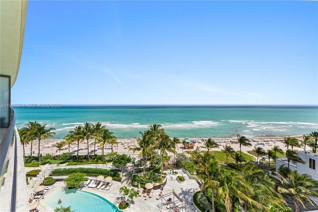 Building Photo - 18975 Collins Ave