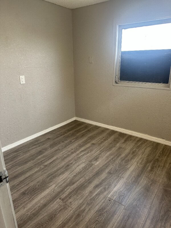 Building Photo - 1064 N Tamiami Trl