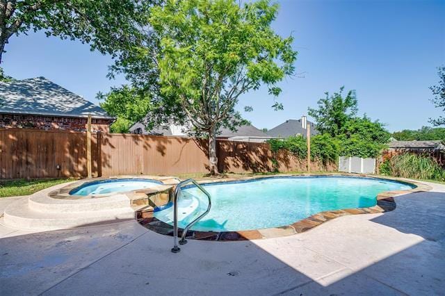 Building Photo - 704 Red Oak Ct