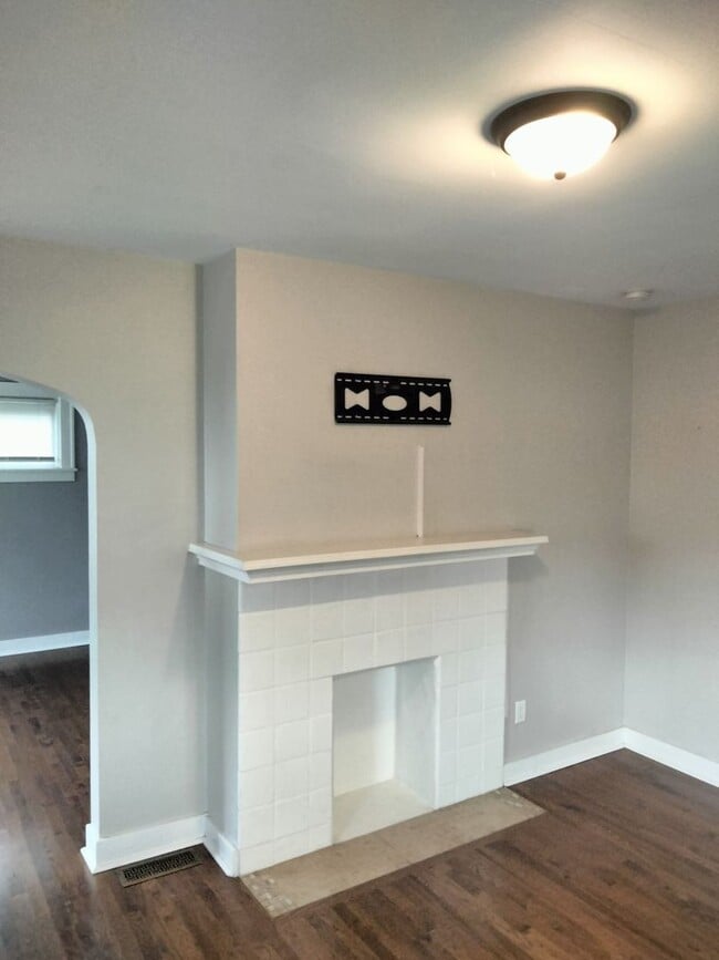 Building Photo - Beautiful 2-Bedroom Brookline Home for Rent