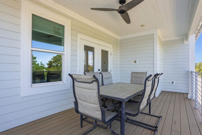 Building Photo - 120 Dune Dr