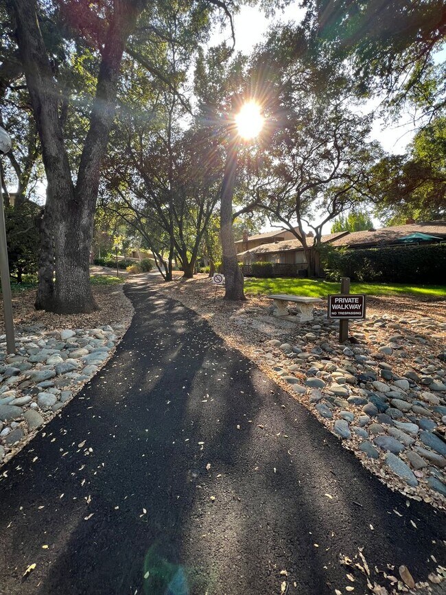 Building Photo - *** COMING SOON*** 2 Bedroom 2 Bathroom 2 Car Garage in Crosswoods HOA