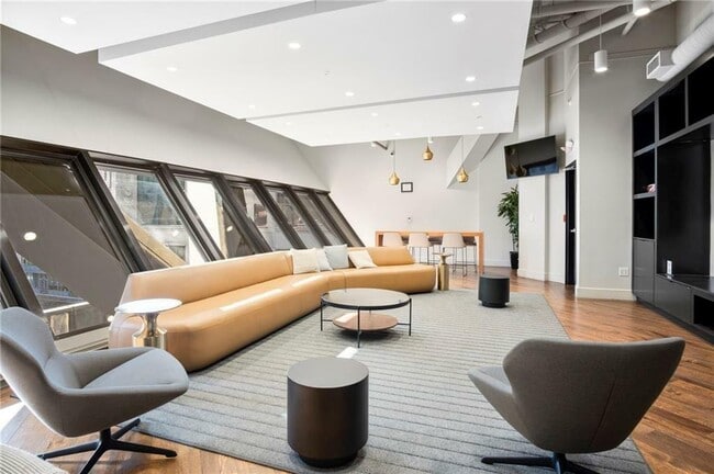 Building Photo - 1101 Walnut St