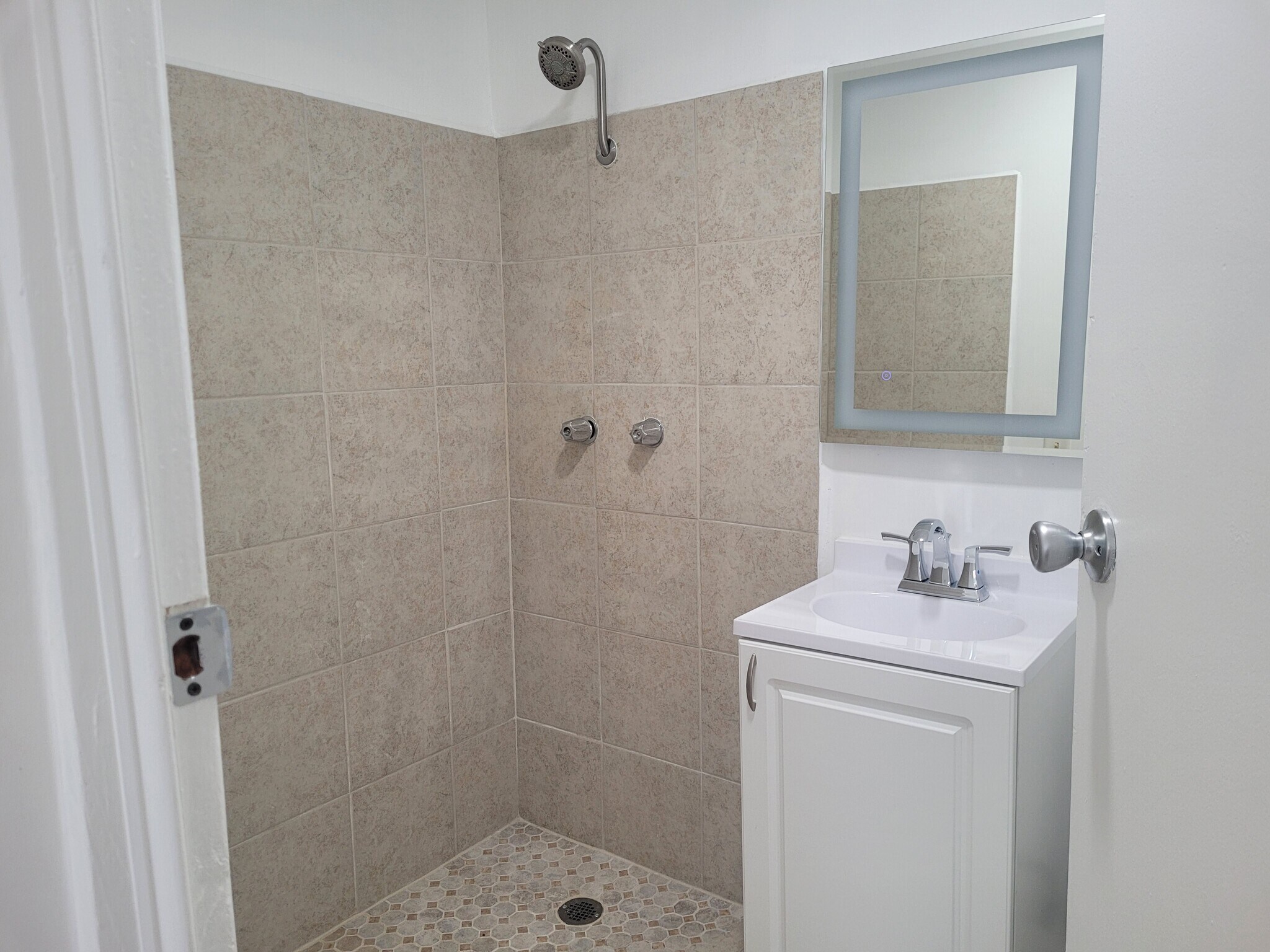 Building Photo - 14223 Carl St