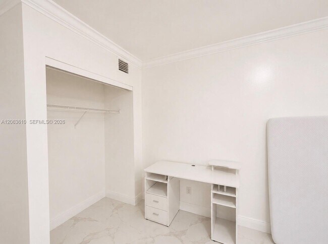 Building Photo - 6049 SW 39th St