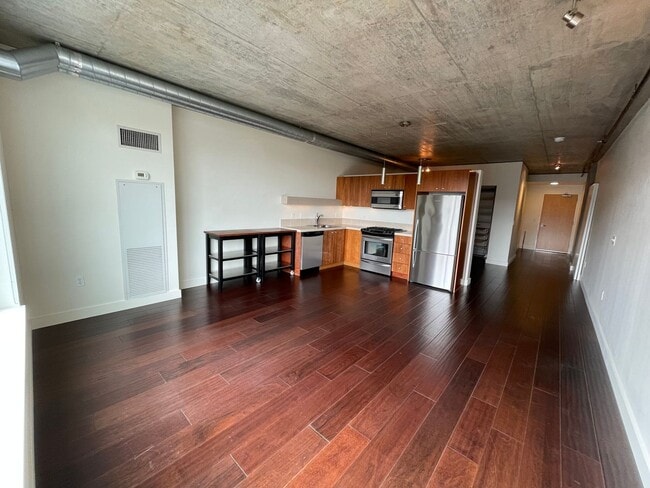Building Photo - Charming 1-Bedroom Condo with Open Layout & Natural Light!