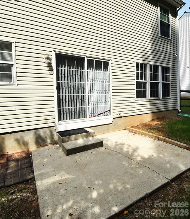 Building Photo - 8715 Challenger Dr