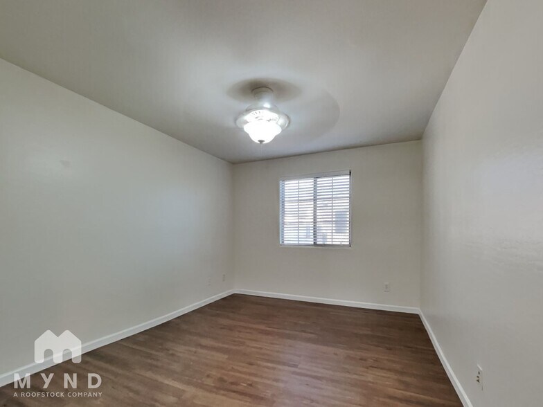 Building Photo - 17855 N 114th Dr