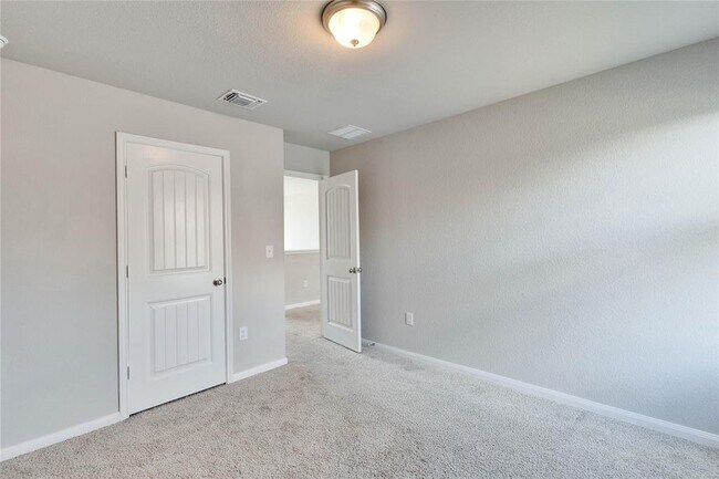 Building Photo - 13923 Macquarie Dr