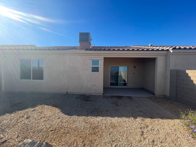 Building Photo - 6132 E Overlook Ln