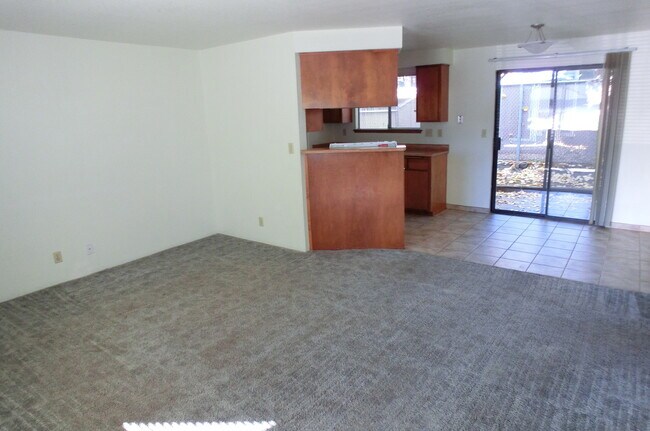 Building Photo - Downstairs Apartment Near Food and Shopping
