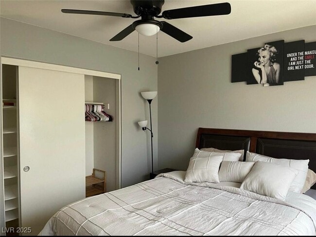 Building Photo - 5289 Coral Ribbon Ave