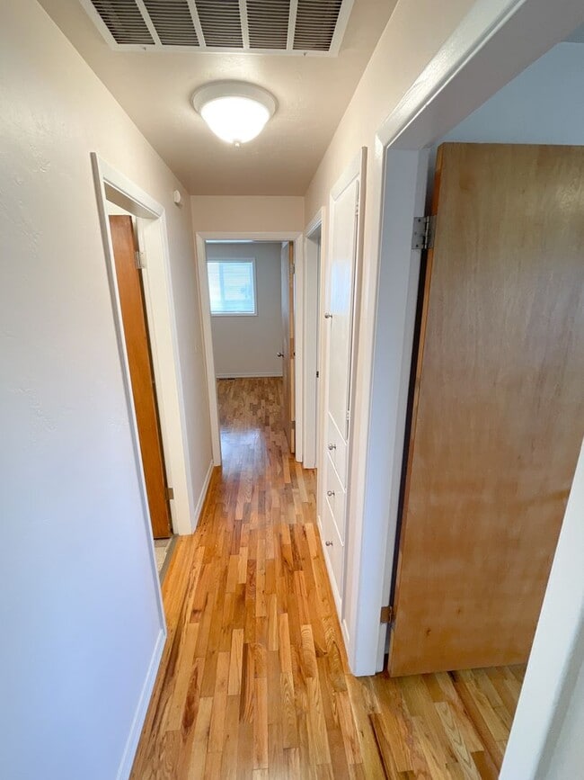Building Photo - 3 Bedroom, 2 Bath Moyina Heights Home