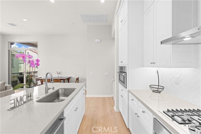 Building Photo - 144 Sunnyside