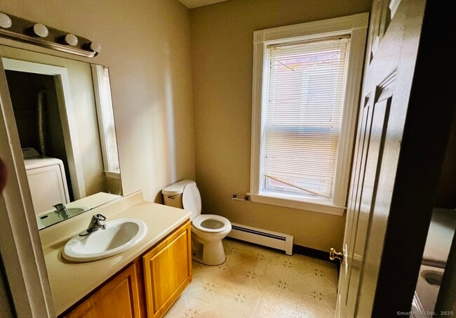 Building Photo - 24 Mortson St