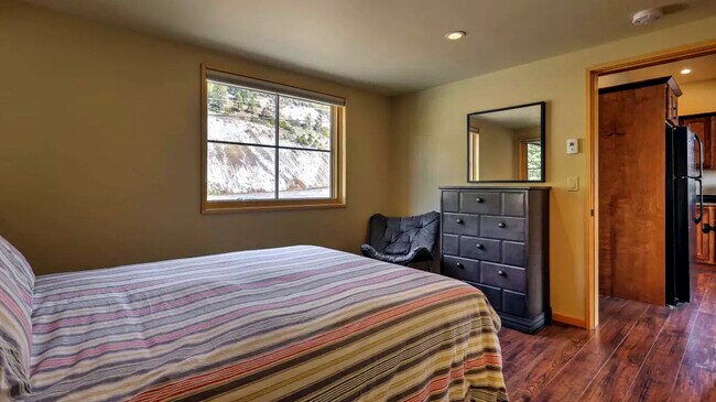 Building Photo - 58330 Donner Summit Rd