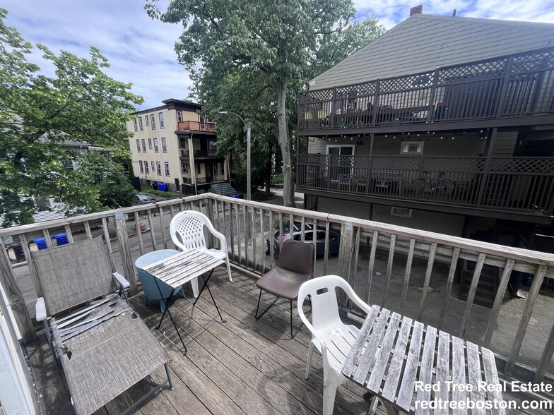 Building Photo - 214 Freeman St