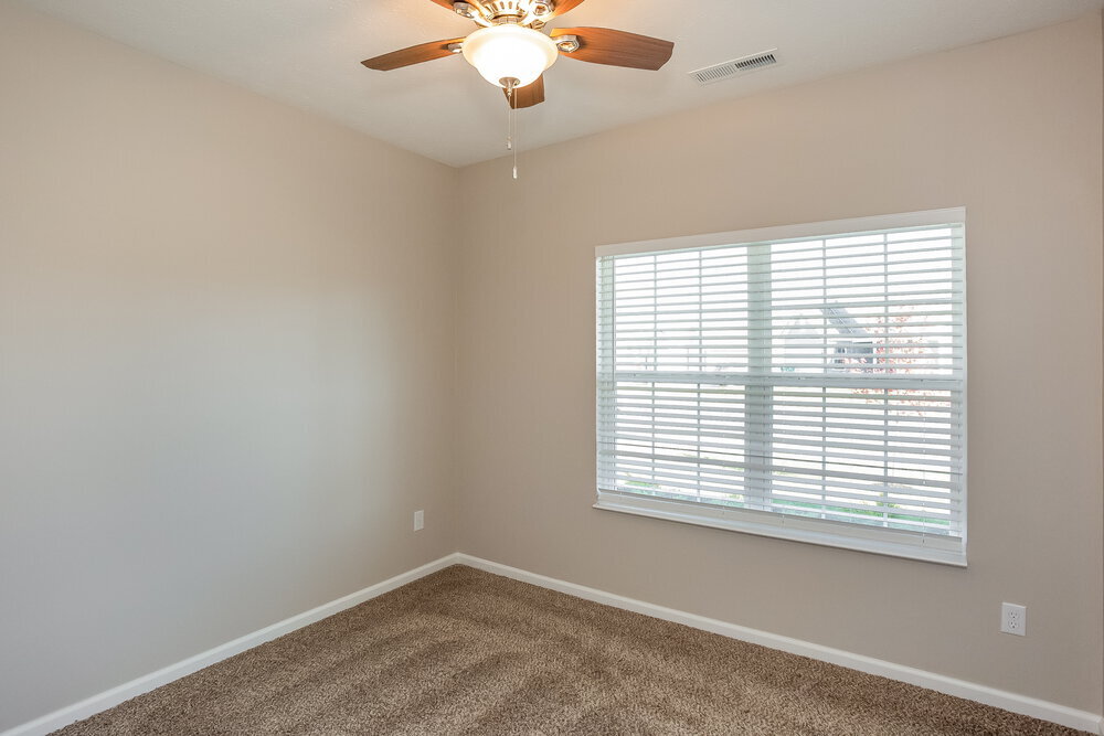 Building Photo - 386 Thunderwood Dr