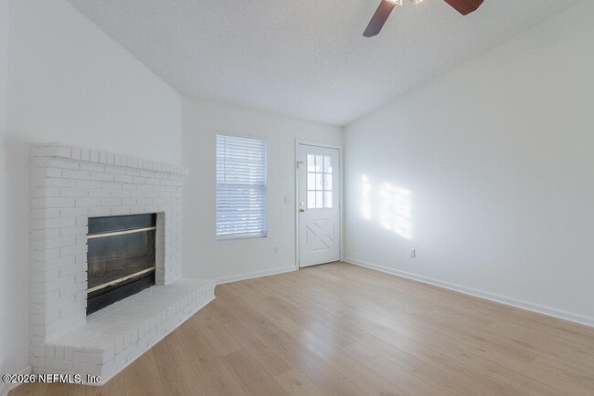 Building Photo - 563 Staffordshire Dr E