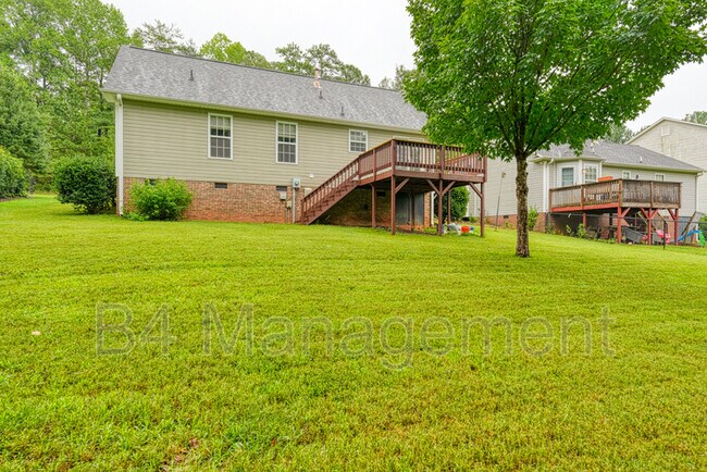 Building Photo - 208 Cotton Creek Dr