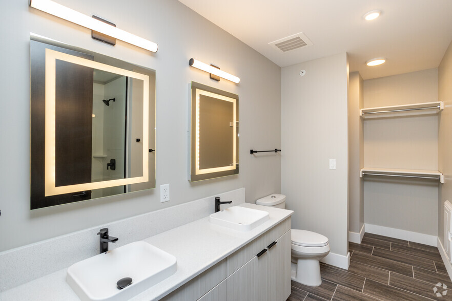 Suite 3.2 - Bathroom - Canopy Park