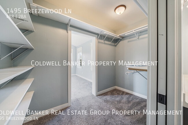 Building Photo - 1495 Breezewood Ln