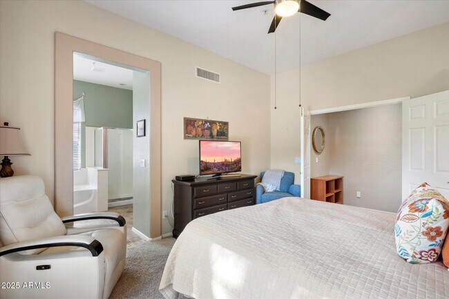 Building Photo - 10527 E Tierra Buena Ln