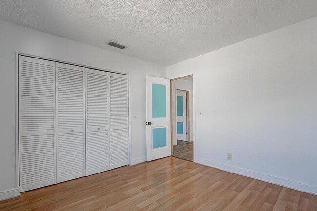 Building Photo - 113 Sherwood Cir