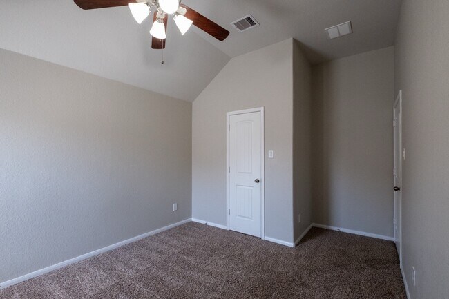 Building Photo - 17039 Amarose Dr