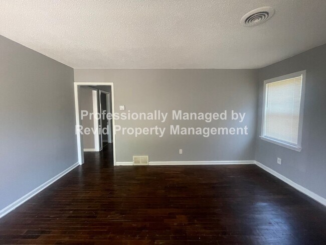 Building Photo - Charming Home for Rent in Memphis!!