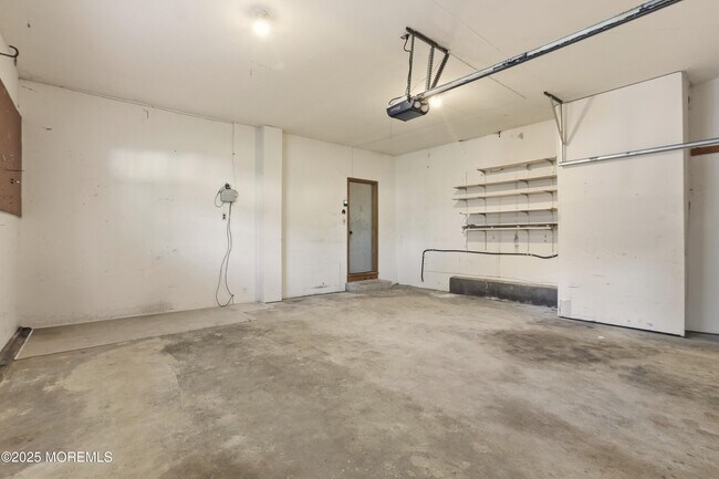 Building Photo - 601 Duchess Ct