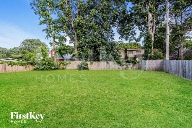 Building Photo - 5907 Macleod Dr